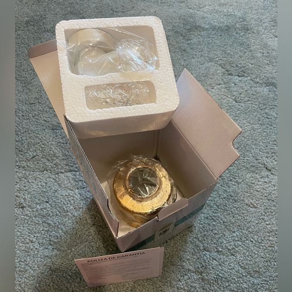 NWB adorn mini Scentsy warmer - Picture 2 of 3